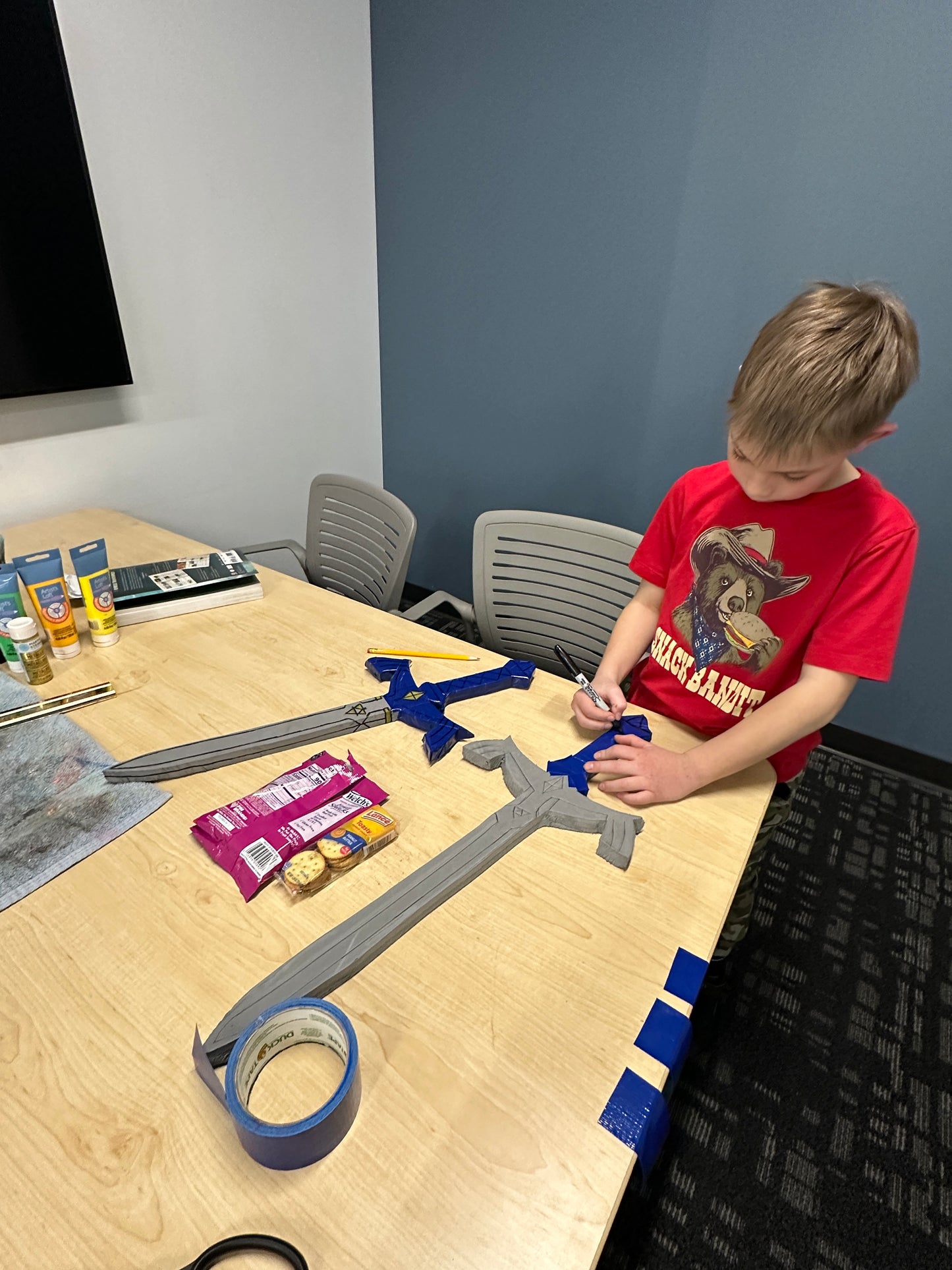 KIDS & TEENS - Customized ART LESSONS based on their interests to build creative confidence.